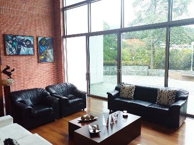 Casa de 4 alcobas en venta en Envigado, Envigado, 1000 m² · foto 2 de 19