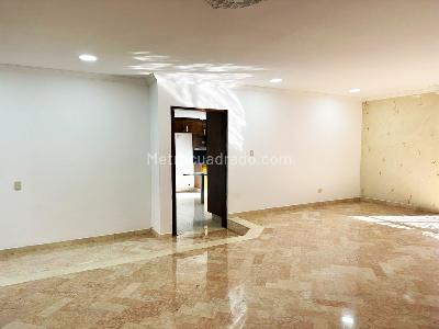 Casa de 4 alcobas en venta en El Poblado, Medellín, 330 m² · foto 4 de 15
