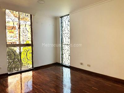 Casa de 4 alcobas en venta en El Poblado, Medellín, 330 m² · foto 9 de 15