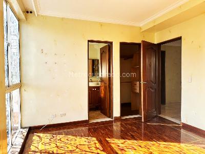 Casa de 4 alcobas en venta en El Poblado, Medellín, 330 m² · foto 10 de 15