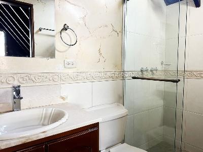 Casa de 4 alcobas en venta en El Poblado, Medellín, 330 m² · foto 14 de 15