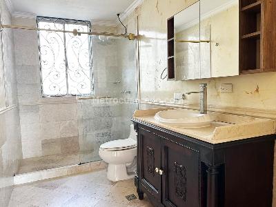 Casa de 4 alcobas en venta en El Poblado, Medellín, 330 m² · foto 15 de 15