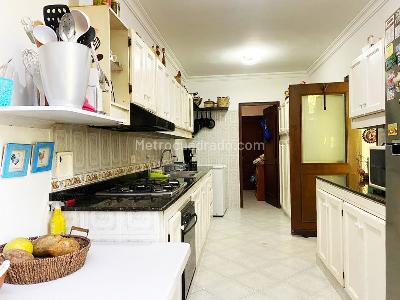 Casa en arriendo en El Poblado, Medellín · foto 5 de 19