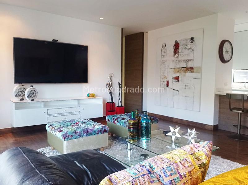 Cozy 2BR Apartment with Study in El Poblado - 6