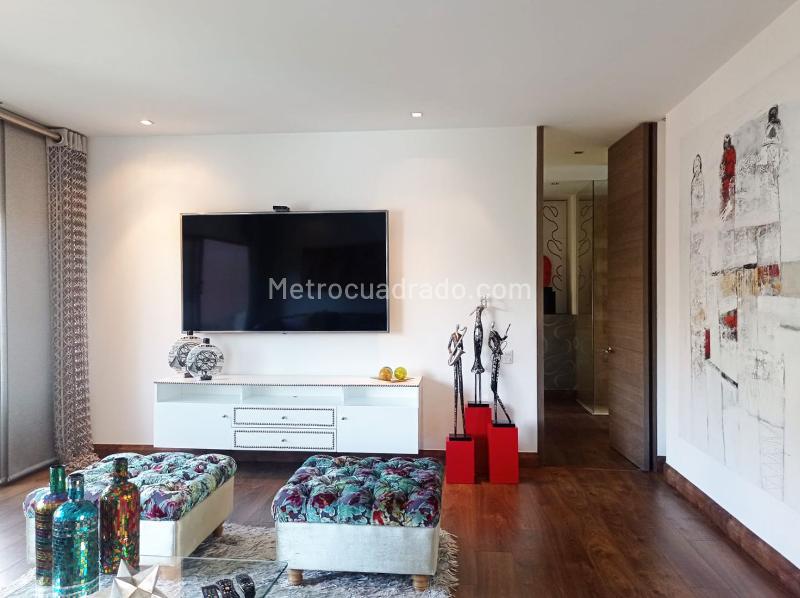 Cozy 2BR Apartment with Study in El Poblado - 7