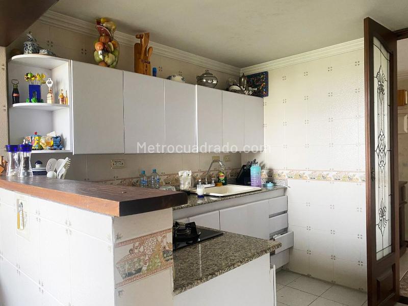 Apartamento Amoblado de 3 Alcobas con Áreas Sociales en El Poblado - 6