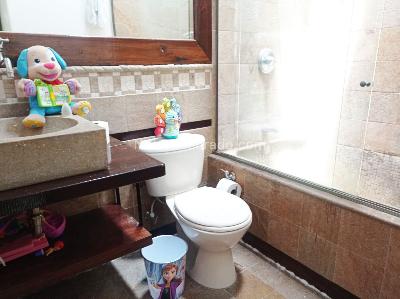 Casa de 3 alcobas en venta en El Poblado, Medellín, 240 m² · foto 18 de 20