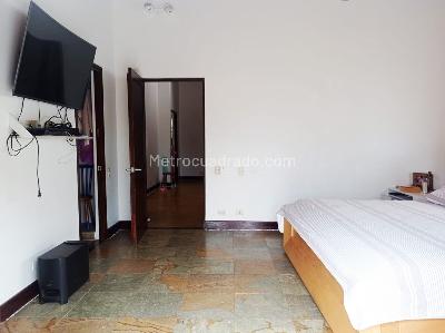 Casa de 3 alcobas en venta en El Poblado, Medellín, 240 m² · foto 8 de 20