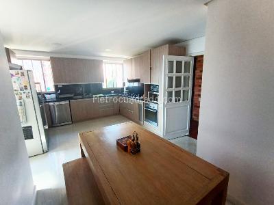 Apartamento de 4 alcobas en venta en El Tesoro, Medellín, 327 m² · foto 10 de 15