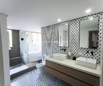 Apartamento de 4 alcobas en venta en El Tesoro, Medellín, 327 m² · foto 14 de 15