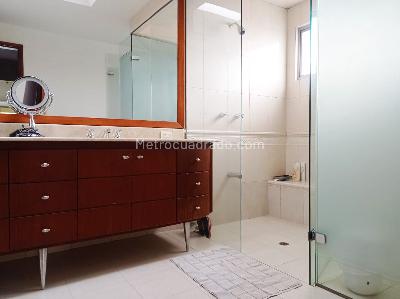 Casa en arriendo en El Poblado, Medellín · foto 15 de 19