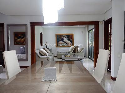 Casa en arriendo en El Poblado, Medellín · foto 2 de 19