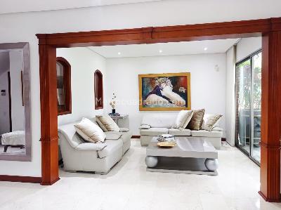 Casa en arriendo en El Poblado, Medellín · foto 3 de 19