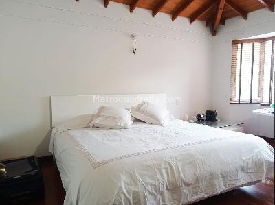 Casa en arriendo en El Poblado, Medellín · foto 9 de 19