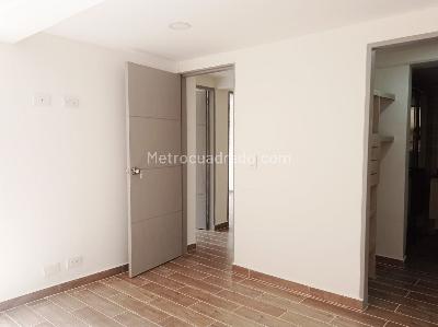 Apartamento de 3 alcobas en arriendo en Los Naranjos, Medellín, 91 m² · foto 11 de 13