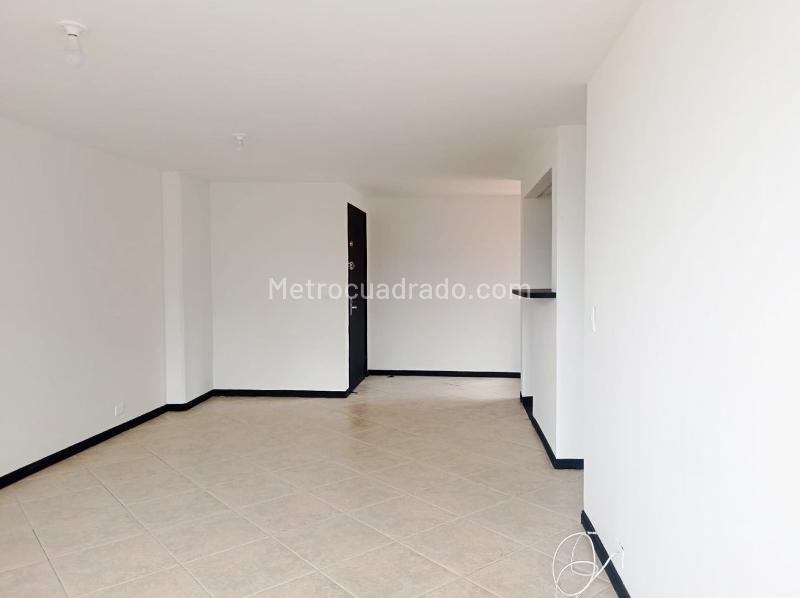 3BR Apartment for Rent with Balcony and Covered Parking in El Poblado - 4