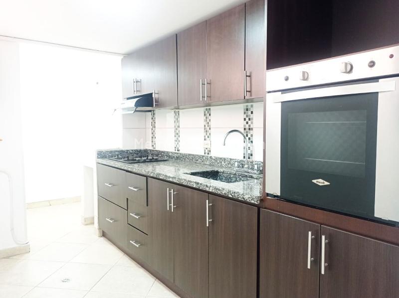 3BR Apartment for Rent with Balcony and Covered Parking in El Poblado - 6