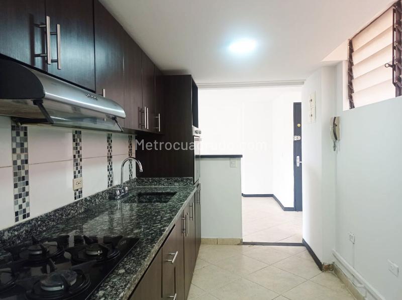 3BR Apartment for Rent with Balcony and Covered Parking in El Poblado - 7