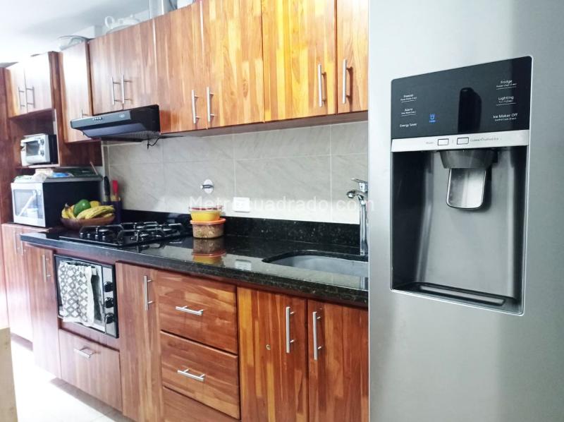Apartamento Amplio de 2 Alcobas con Terraza en El Poblado - 4