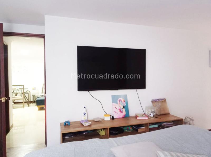 Apartamento Amplio de 2 Alcobas con Terraza en El Poblado - 5