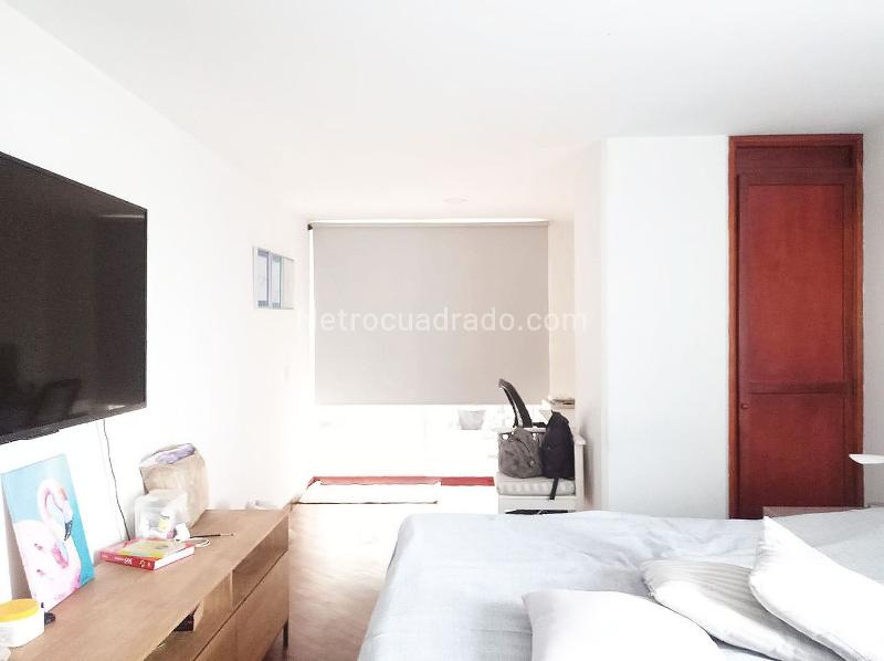 Apartamento Amplio de 2 Alcobas con Terraza en El Poblado - 6