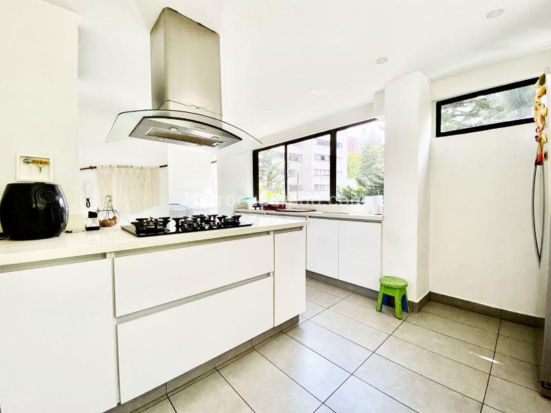 Apartamento de 2 Alcobas con Terraza en El Poblado - 5