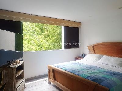 Apartamento de 2 alcobas en venta en El Poblado, Medellín, 210 m² · foto 10 de 19