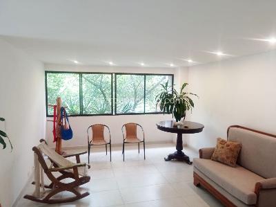 Apartamento de 2 alcobas en venta en El Poblado, Medellín, 210 m² · foto 2 de 19
