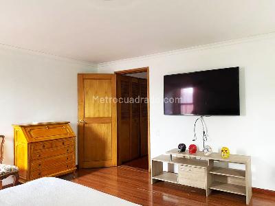 Apartamento de 3 alcobas en arriendo en El Poblado, Medellín, 220 m² · foto 11 de 19