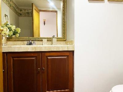 Apartamento de 3 alcobas en arriendo en El Poblado, Medellín, 220 m² · foto 17 de 19