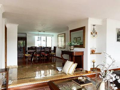 Apartamento de 3 alcobas en arriendo en El Poblado, Medellín, 220 m² · foto 5 de 19