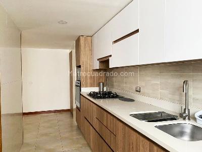 Apartamento de 3 alcobas en arriendo en El Poblado, Medellín, 220 m² · foto 7 de 19