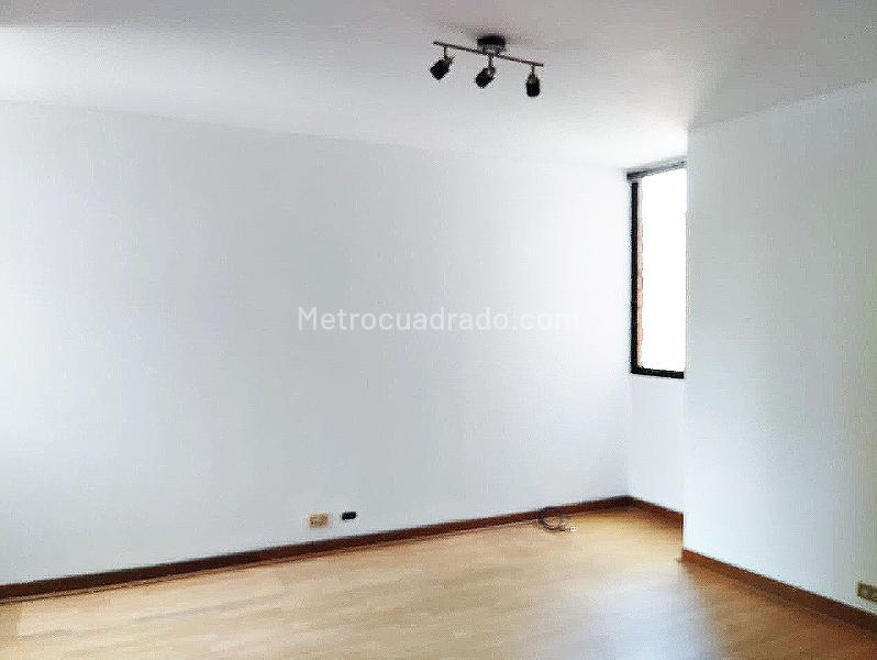 Spacious 3BR Apartment in El Poblado - 9