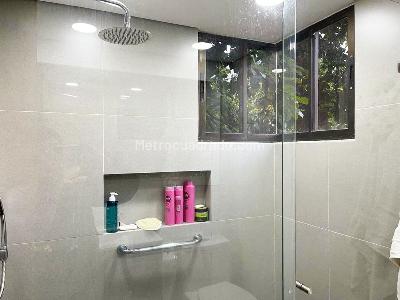 Apartamento de 3 alcobas en venta en El Poblado, Medellín, 189 m² · foto 13 de 14