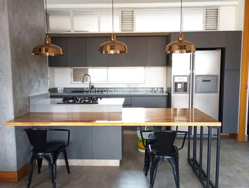 Spacious 2BR Apartment with Fireplace in El Poblado - 4