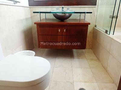 Casa en arriendo en El Poblado, Medellín · foto 17 de 20