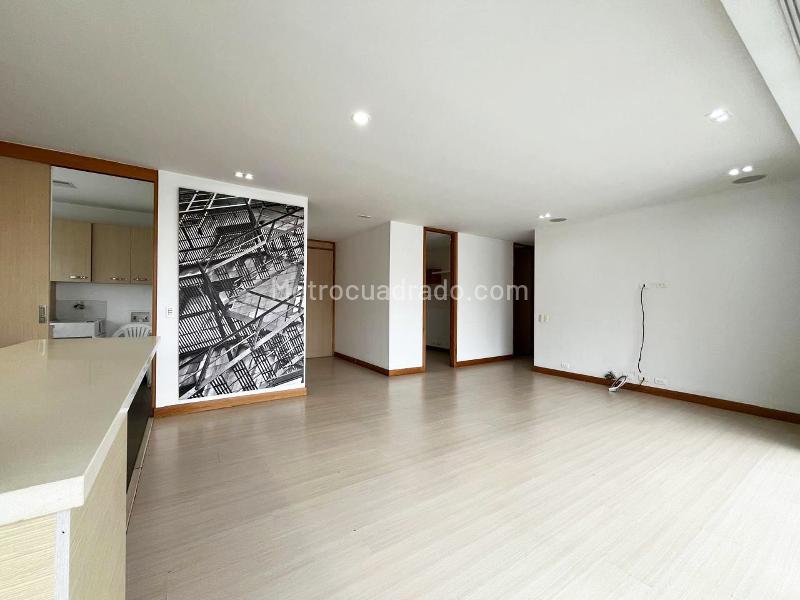 4BR Apartment in Gated Community with Balcony in El Poblado - 2