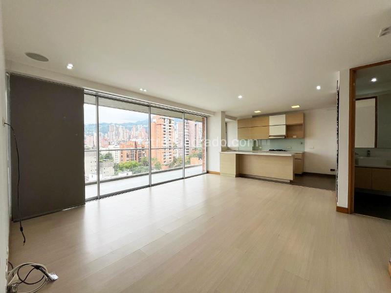 4BR Apartment in Gated Community with Balcony in El Poblado - 3