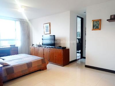 Apartamento de 3 alcobas en venta en El Poblado, Medellín, 257 m² · foto 10 de 20