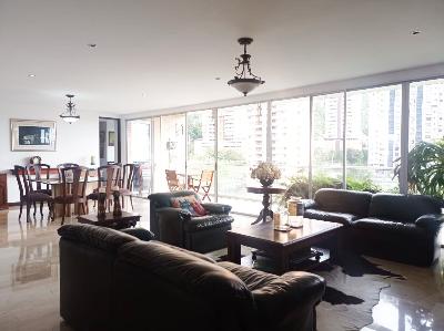Apartamento de 3 alcobas en venta en El Poblado, Medellín, 257 m² · foto 3 de 20