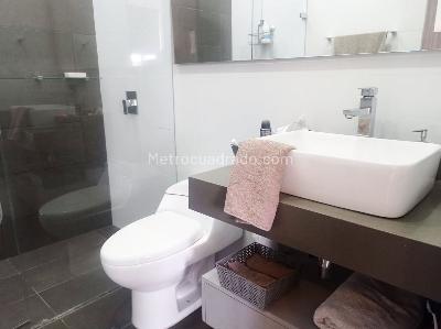 Casa de 3 alcobas en arriendo en El Poblado, Medellín, 220 m² · foto 15 de 19