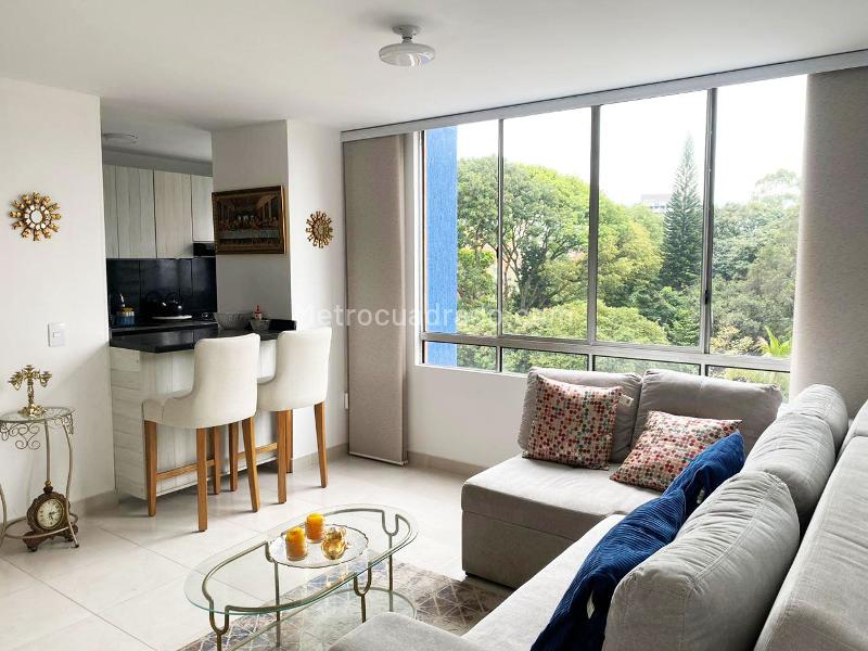 Apartamento de 2 Alcobas con Piscina en El Poblado