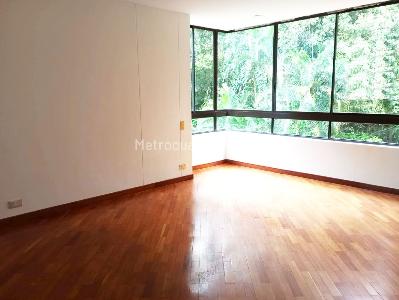 Apartamento de 4 alcobas en venta en El Poblado, Medellín, 218 m² · foto 10 de 19