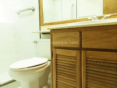 Apartamento de 4 alcobas en venta en El Poblado, Medellín, 218 m² · foto 18 de 19