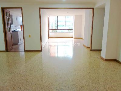 Apartamento de 4 alcobas en venta en El Poblado, Medellín, 218 m² · foto 2 de 19