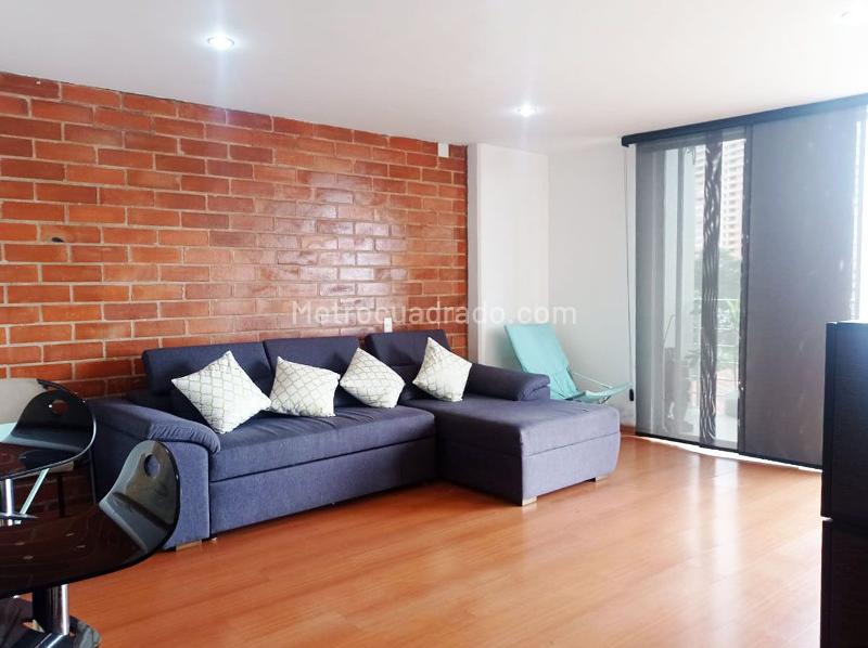 Furnished Studio Apartment with Balcony in El Poblado