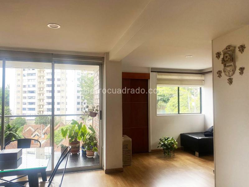 2BR Apartment Near Supermarkets with Balcony in El Poblado - 2