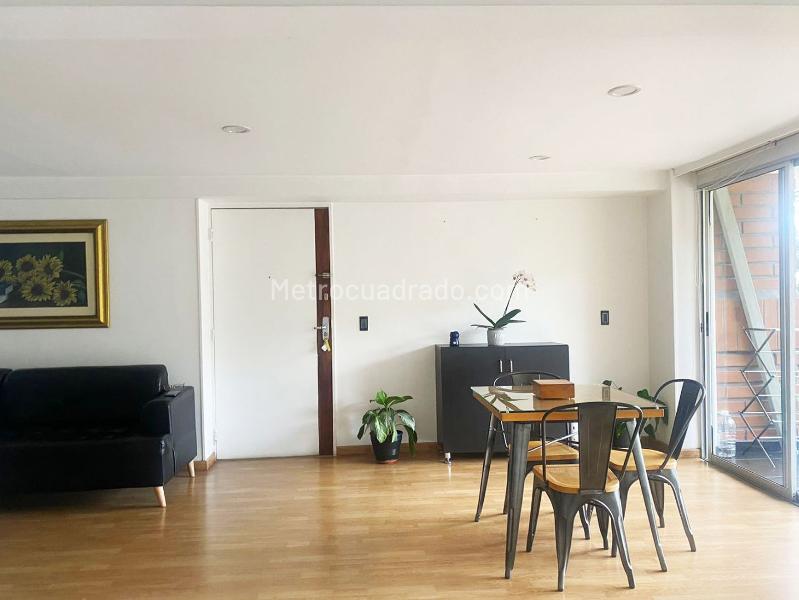 2BR Apartment Near Supermarkets with Balcony in El Poblado - 5