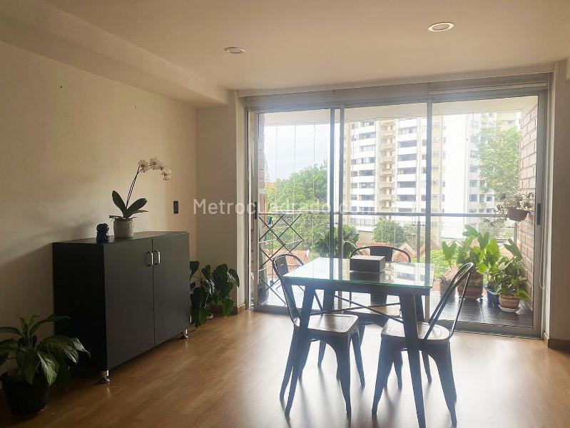 2BR Apartment Near Supermarkets with Balcony in El Poblado - 6