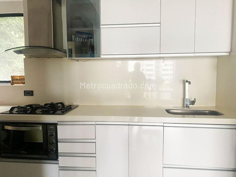 2BR Apartment Near Supermarkets with Balcony in El Poblado - 7